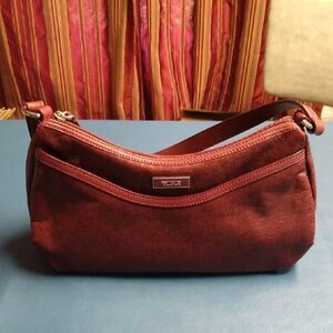 Tumi Women's Burgundy Shoulder Bag 2 zipper areas back pouch with pocket
